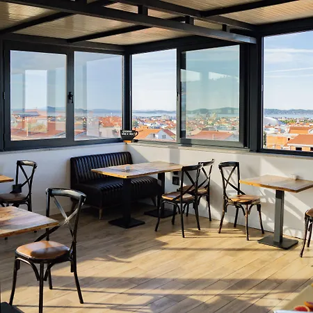 Mirabilis Готель типу 