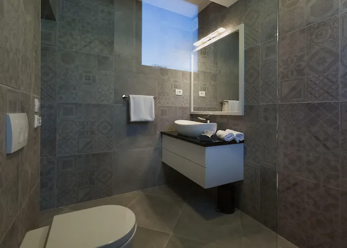 Couette-café Mirabilis 4*