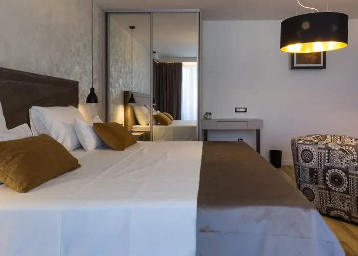 Mirabilis Couette-café