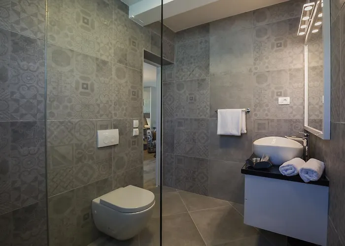 Couette-café Mirabilis 4*