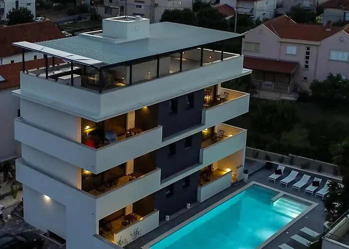 Couette-café Mirabilis 4*