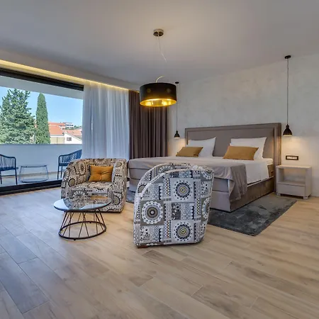 Mirabilis Nocleg ze śniadaniem 4*