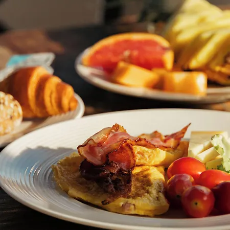 Mirabilis Bed & Breakfast 4*